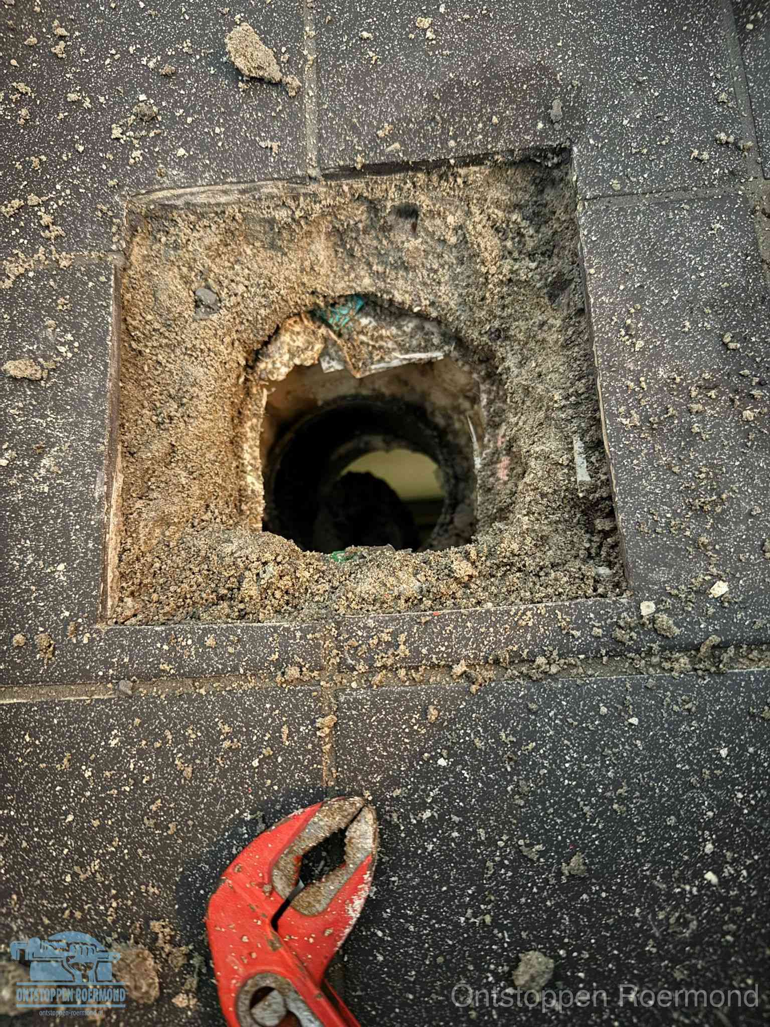 Rioolputje erfgrens eigendom in Roermond